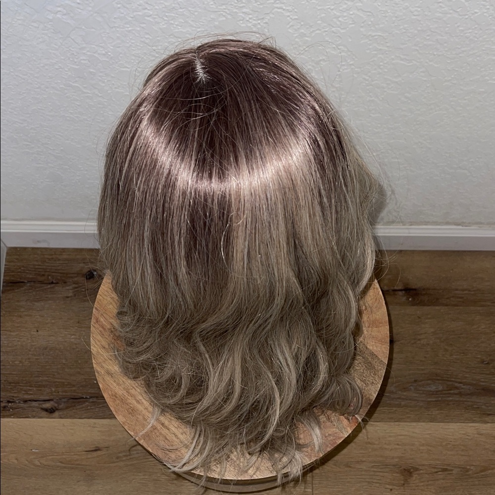 Glam Wavy Lace Wig – 22” Blonde Blend with Dark Roots, Soft & Natural # Q - Picture 3 of 15